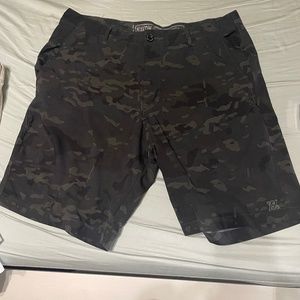 Mens Dixxon Shorts - 38W - Camo - Like New!
